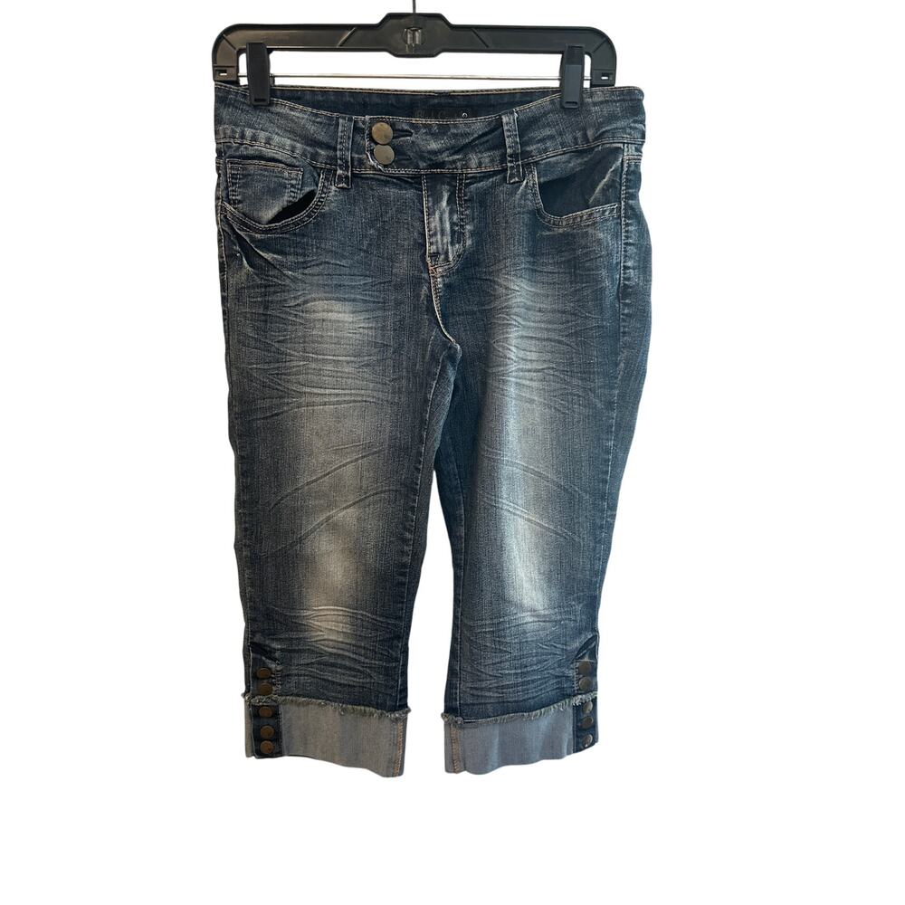 ⭐️ Women’s Black Crystal Cropped Cuffed Jeans. Size 9